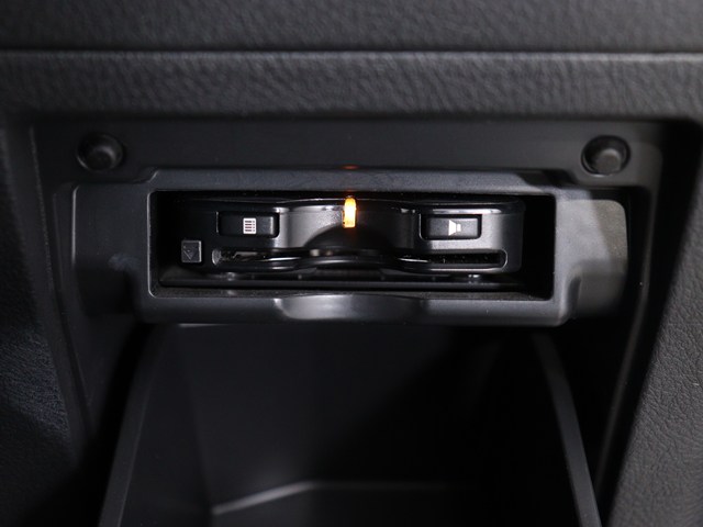 【ＥＴＣ完備!】
高速道路でストレスなく走行できます｡
今や必須の装備ですね!