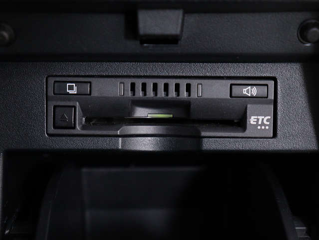 【ＥＴＣ完備!】
高速道路でストレスなく走行できます｡
今や必須の装備ですね!