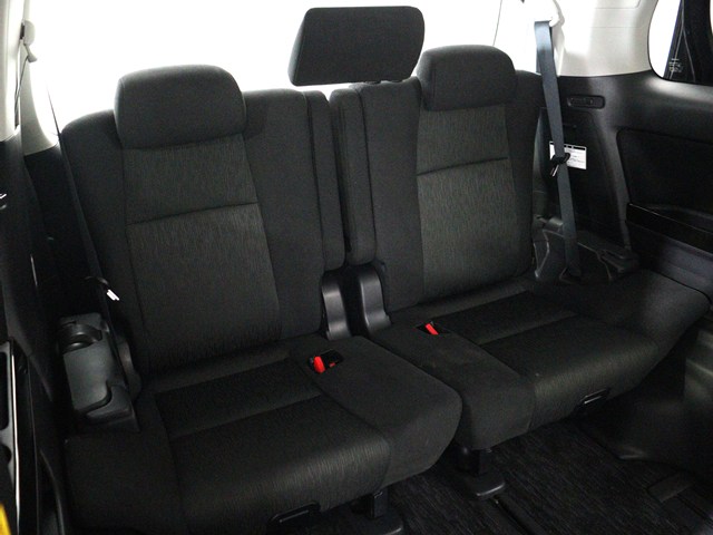 【サードシートまで広々空間】
シートアレンジにて快適空間を演出します!
豊富なアレンジパターンがございます!