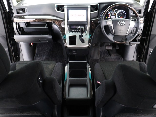 内装の状態も非常にクリーンな状態です｡
ご納車前には専門スタッフが
隅々までクリーニングを行います!