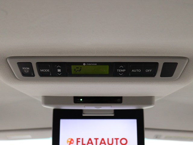 後部座席でエアコン温度をお好みで設定する
ことができます