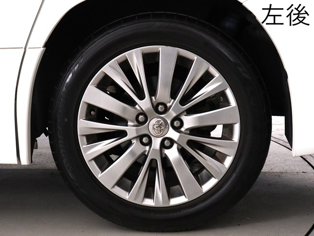 お客様のお好みの新品18インチ、19インチ、
20インチホイール装着可能！ダウンサスなど
ローダウンも取付可能です！ヴァルドやワー
クなどのメーカー品も取り寄せ可能です！