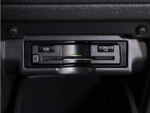 【ＥＴＣ完備!】
高速道路でストレスなく走行できます｡
今や必須の装備ですね!