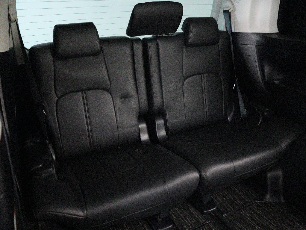 【サードシートまで広々空間】
シートアレンジにて快適空間を演出します!
豊富なアレンジパターンがございます!