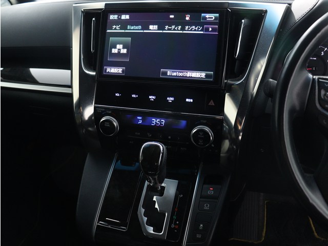 【トヨタ純正ナビ装備】
純正品ならではの操作性とフィット感!
Bluetooth接続可能です!