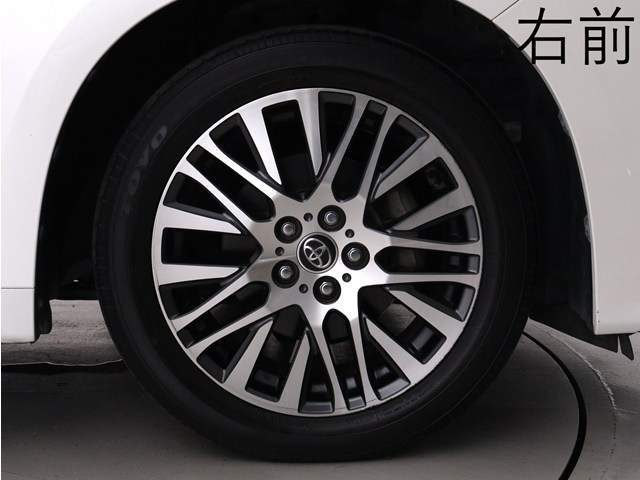 お客様のお好みの新品18インチ、19インチ、
20インチホイール装着可能！ダウンサスなど
ローダウンも取付可能です！ヴァルドやワー
クなどのメーカー品も取り寄せ可能です！