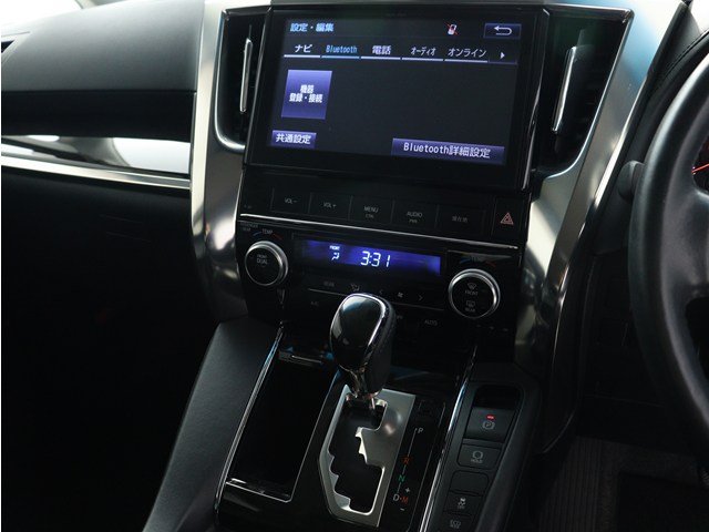 【トヨタ純正ナビ装備】
純正品ならではの操作性とフィット感!
Bluetooth接続可能です!