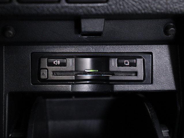 【ＥＴＣ完備!】
高速道路でストレスなく走行できます｡
今や必須の装備ですね!