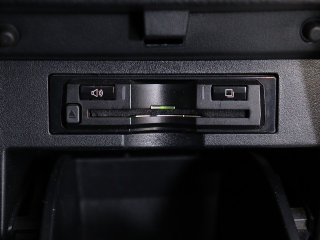 【ＥＴＣ完備!】
高速道路でストレスなく走行できます｡
今や必須の装備ですね!