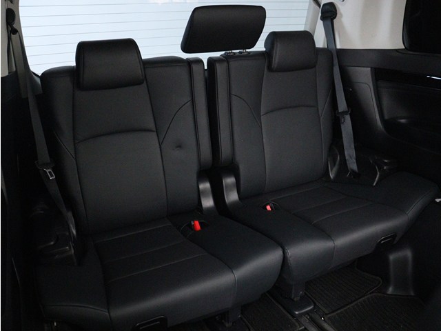 【サードシートまで広々空間】
シートアレンジにて快適空間を演出します!
豊富なアレンジパターンがございます!