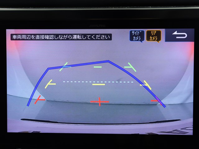 【バックカメラ装備】
大きな車でも安心のバックカメラを完備!
後方も視認できるので安心安全に駐車可能!