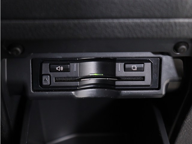 【ＥＴＣ完備!】
高速道路でストレスなく走行できます｡
今や必須の装備ですね!