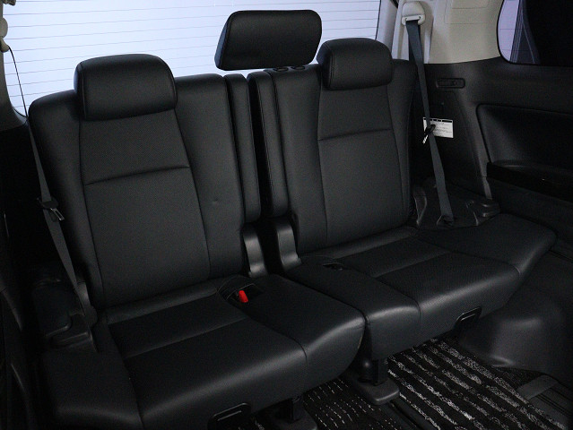 【サードシートまで広々空間】
シートアレンジにて快適空間を演出します!
豊富なアレンジパターンがございます!