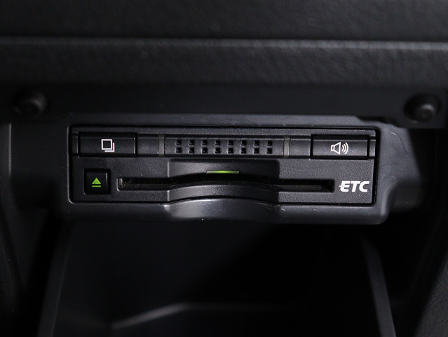 【ＥＴＣ完備!】
高速道路でストレスなく走行できます｡
今や必須の装備ですね!