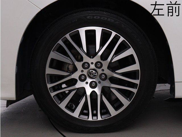 お客様のお好みの新品18インチ、19インチ、
20インチホイール装着可能！ダウンサスなど
ローダウンも取付可能です！ヴァルドやワー
クなどのメーカー品も取り寄せ可能です！