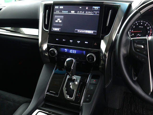 【トヨタ純正ナビ装備】
純正品ならではの操作性とフィット感!
Bluetooth接続可能です!
