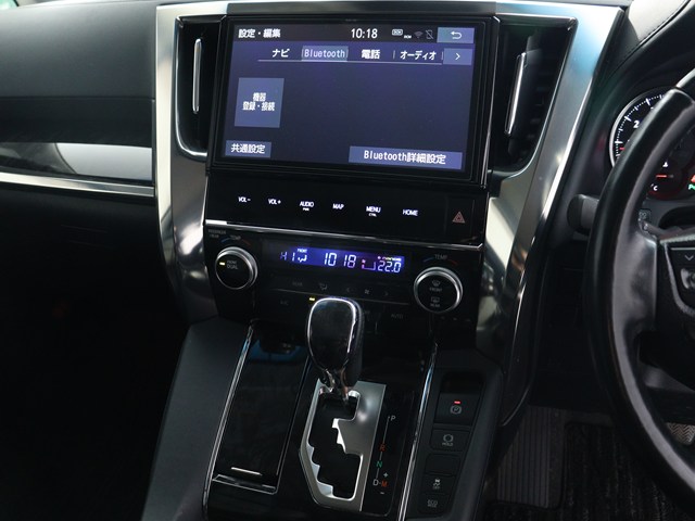 【トヨタ純正ナビ装備】
純正品ならではの操作性とフィット感!
Bluetooth接続可能です!