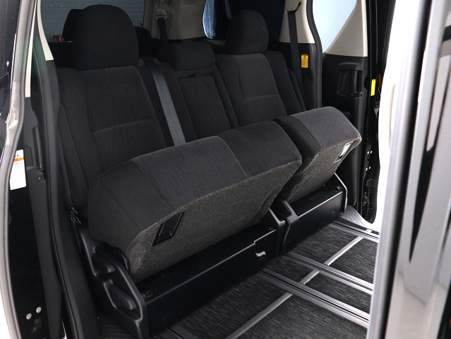 【希少☆８人乗りシート】
７人では足りない｡そんな方ににオススメ!
希少な１台ですのでご検討はお早めに!