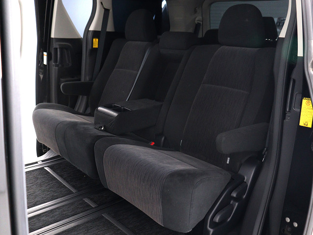 【希少☆８人乗りシート】
７人では足りない｡そんな方ににオススメ!
希少な１台ですのでご検討はお早めに!