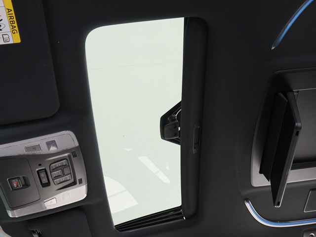 【大人気☆ツインサンルーフ】
見た目もカッコよく、車内の解放感も演出!
必須条件にされるほどの大人気装備です!