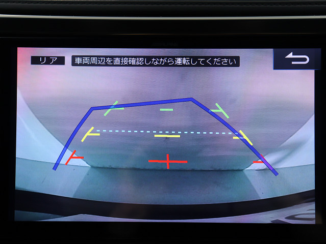 【バックカメラ装備】
大きな車でも安心のバックカメラを完備!
後方も視認できるので安心安全に駐車可能!
