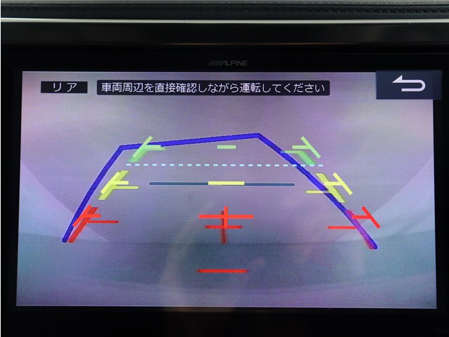 【バックカメラ装備】
大きな車でも安心のバックカメラを完備!
後方も視認できるので安心安全に駐車可能!