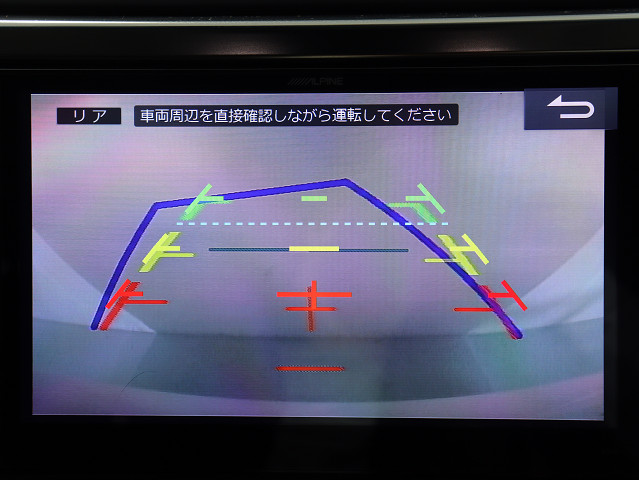 【バックカメラ装備】
大きな車でも安心のバックカメラを完備!
後方も視認できるので安心安全に駐車可能!