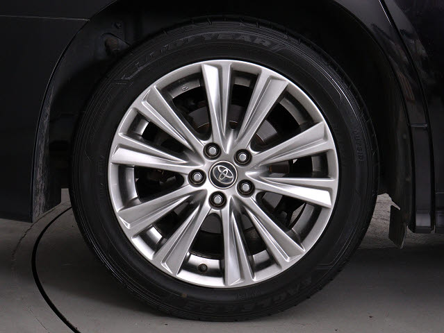 お客様のお好みの新品18インチ、19インチ、
20インチホイール装着可能！ダウンサスなど
ローダウンも取付可能です！ヴァルドやワー
クなどのメーカー品も取り寄せ可能です！