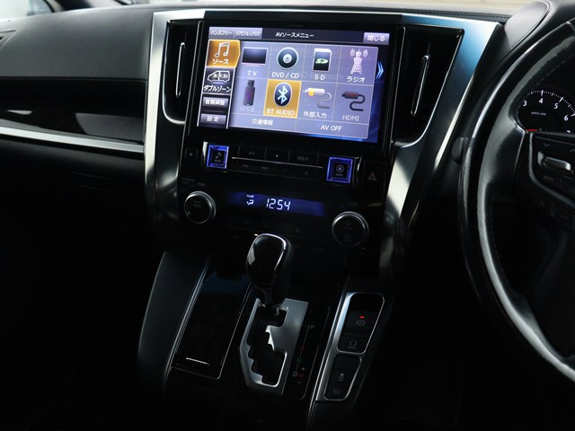 【大人気☆ＡＬＰＩＮＥ　１１インチナビ】
１１型ナビです♪
大画面で見やすいだけでなく､
インパネとの一体感もあり見た目も抜群!