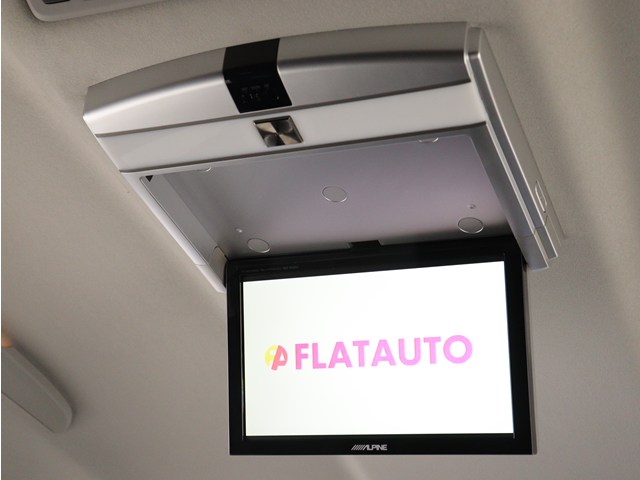 【プッシュスタート】
エンジン始動時はプッシュスタートを採用!
カバンから鍵を取り出す手間も不要です｡