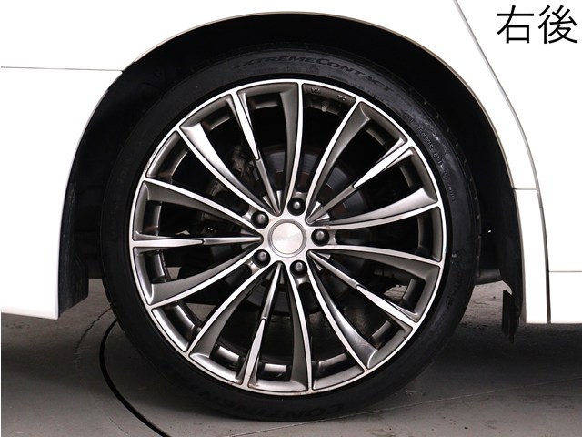 お客様のお好みの新品18インチ、19インチ、
20インチホイール装着可能！ダウンサスなど
ローダウンも取付可能です！ヴァルドやワー
クなどのメーカー品も取り寄せ可能です！
