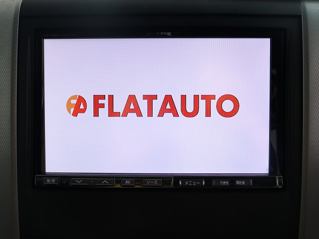 【社外高性能ナビ装備】
社外品でありながらフィット感◎