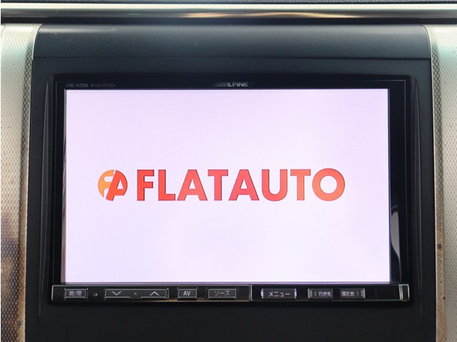 【社外高性能ナビ装備】
社外品でありながらフィット感◎