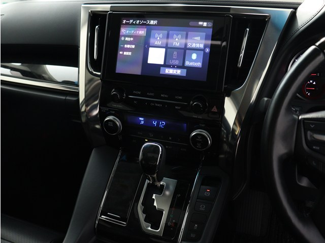 【純正９インチディスプレイオーディオ】Ｂ
ｌｕｅｔｏｏｔｈ接続で音楽再生も可能！ま
たスマートフォンと連携する事で多彩な機能
も使用可能です！