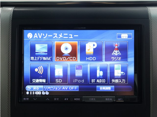 【大人気★ＡＬＰＩＮＥ　８インチナビ】
インパネとの一体感もあり見た目も抜群!