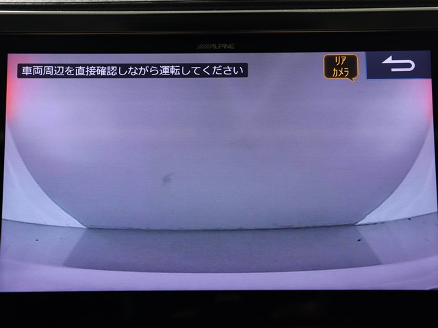 【バックカメラ装備】
大きな車でも安心のバックカメラを完備!
後方も視認できるので安心安全に駐車可能!