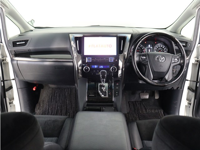 内装の状態も非常にクリーンな状態です｡
ご納車前には専門スタッフが
隅々までクリーニングを行います!