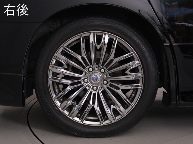 お客様のお好みの新品18インチ、19インチ、
20インチホイール装着可能！ダウンサスなど
ローダウンも取付可能です！ヴァルドやワー
クなどのメーカー品も取り寄せ可能です！