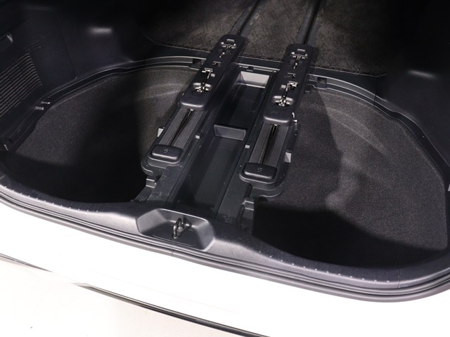 内装の状態も非常にクリーンな状態です｡
ご納車前には専門スタッフが
隅々までクリーニングを行います!