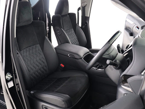 内装の状態も非常にクリーンな状態です｡
ご納車前には専門スタッフが
隅々までクリーニングを行います!