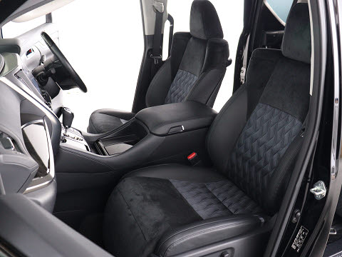 内装の状態も非常にクリーンな状態です｡
ご納車前には専門スタッフが
隅々までクリーニングを行います!