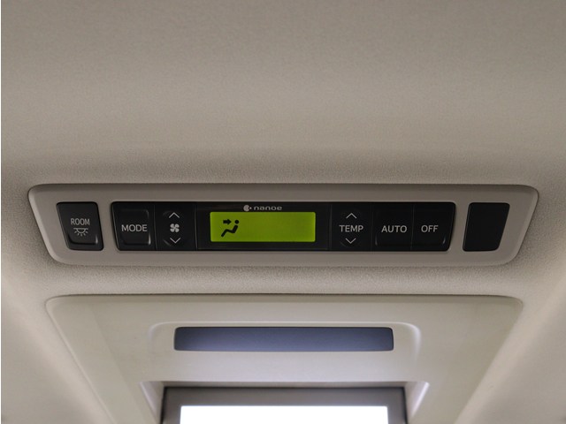 内装の状態も非常にクリーンな状態です｡
ご納車前には専門スタッフが
隅々までクリーニングを行います!