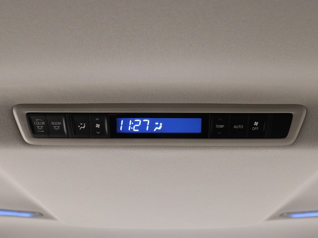 内装の状態も非常にクリーンな状態です｡
ご納車前には専門スタッフが
隅々までクリーニングを行います!