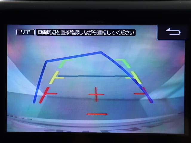 【バックカメラ装備】
大きな車でも安心のバックカメラを完備!
後方も視認できるので安心安全に駐車可能!
