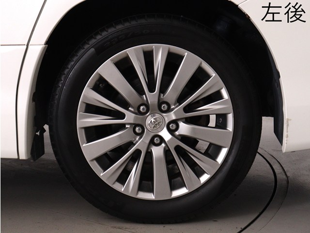 お客様のお好みの新品18インチ、19インチ、
20インチホイール装着可能！ダウンサスなど
ローダウンも取付可能です！ヴァルドやワー
クなどのメーカー品も取り寄せ可能です！
