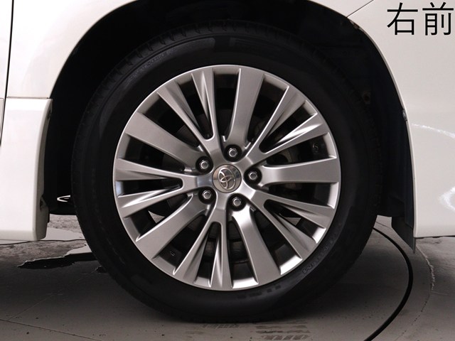 お客様のお好みの新品18インチ、19インチ、
20インチホイール装着可能！ダウンサスなど
ローダウンも取付可能です！ヴァルドやワー
クなどのメーカー品も取り寄せ可能です！