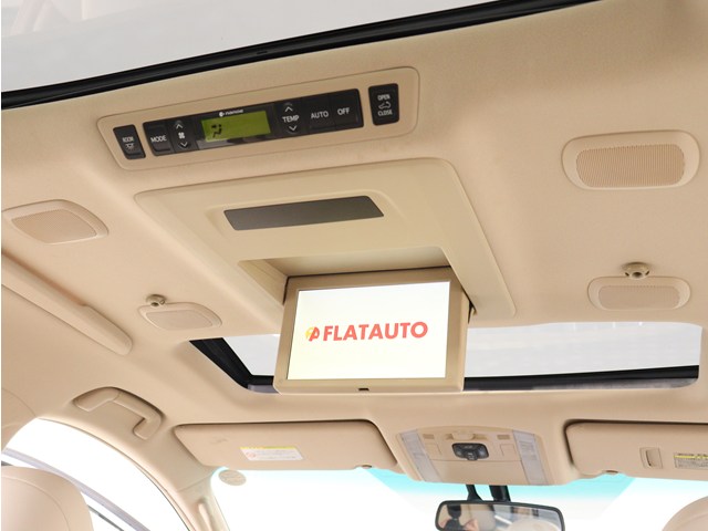 【トヨタプレミアムサウンドシステム搭載】
新車時価格約６９万円相当の超高額装備♪
１８個のスピーカーの５.１ｃｈサラウンド!