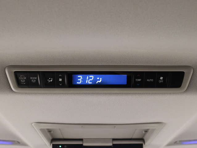 内装の状態も非常にクリーンな状態です｡
ご納車前には専門スタッフが
隅々までクリーニングを行います!
