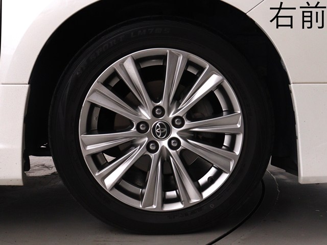 お客様のお好みの新品18インチ、19インチ、
20インチホイール装着可能！ダウンサスなど
ローダウンも取付可能です！ヴァルドやワー
クなどのメーカー品も取り寄せ可能です！
