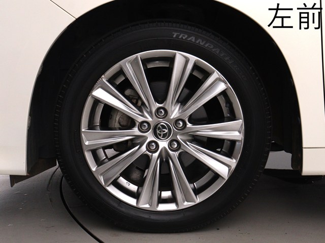 お客様のお好みの新品18インチ、19インチ、
20インチホイール装着可能！ダウンサスなど
ローダウンも取付可能です！ヴァルドやワー
クなどのメーカー品も取り寄せ可能です！